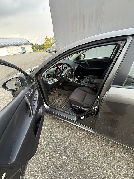 Mazda 3 9 of 17