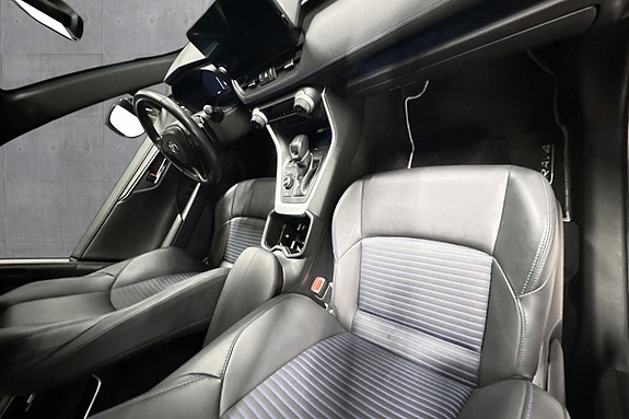 Toyota RAV4 15 of 20
