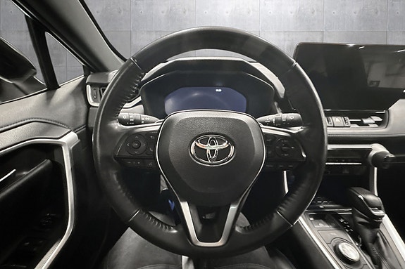 Toyota RAV4 12 of 20