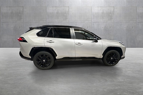 Toyota RAV4 6 of 20