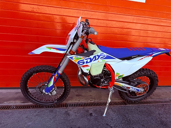 KTM 300 EXC 6DAYS 11 of 16
