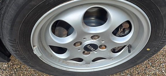 MINI Cooper 17 of 24