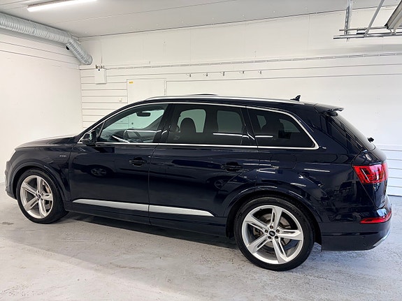 Audi Q7 10 of 30