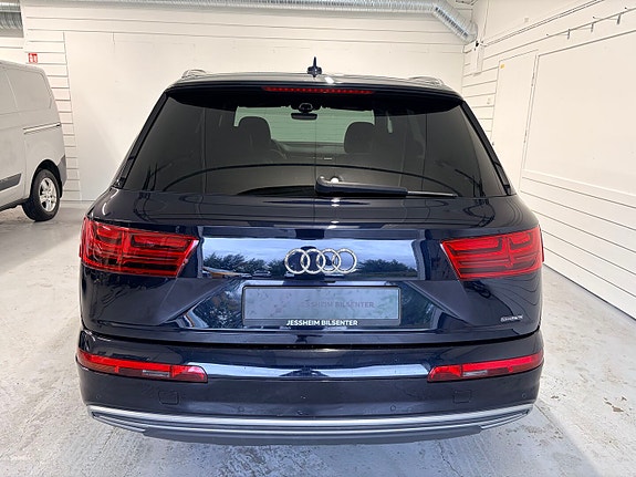 Audi Q7 8 of 30
