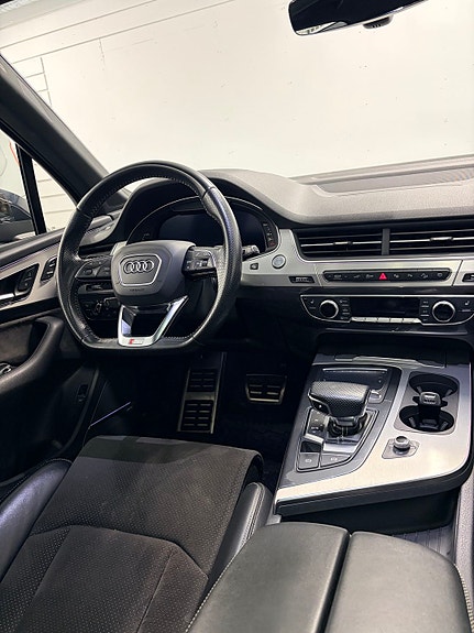 Audi Q7 15 of 30