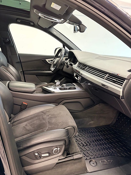 Audi Q7 17 of 30