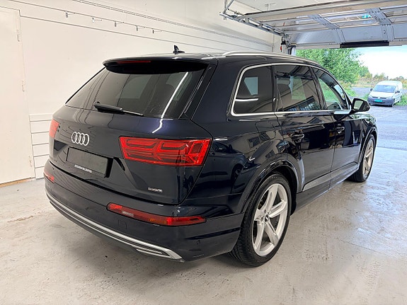 Audi Q7 7 of 30