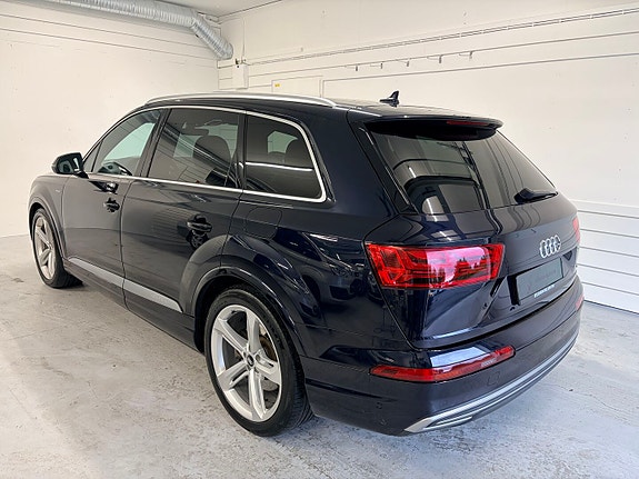 Audi Q7 9 of 30