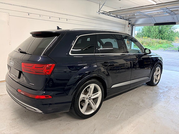 Audi Q7 6 of 30
