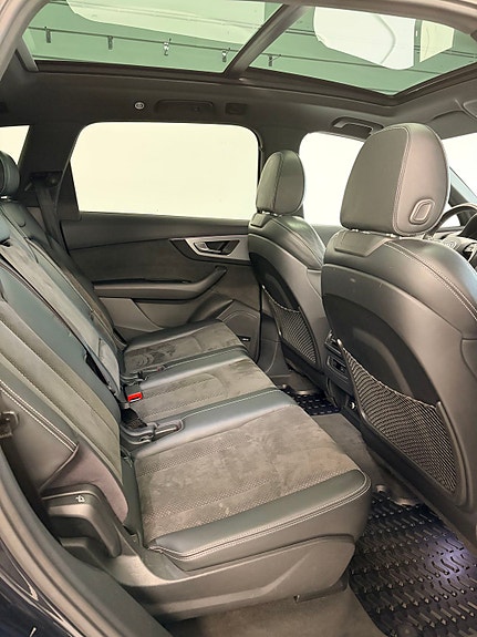 Audi Q7 18 of 30