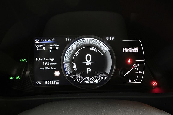 Lexus UX300e 13 of 27