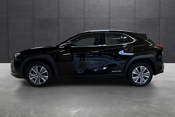 Lexus UX300e 2 of 27