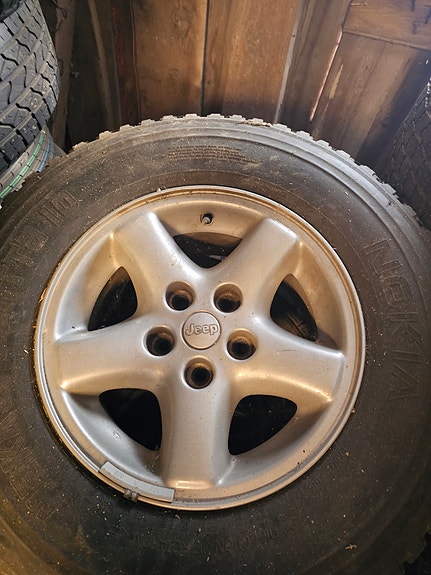 Jeep Cherokee 24 of 24