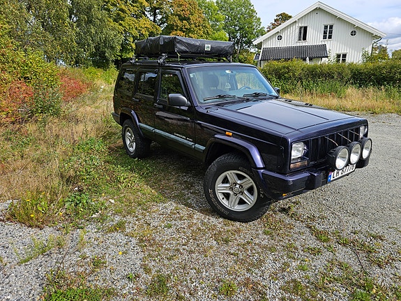 Jeep Cherokee 3 of 24