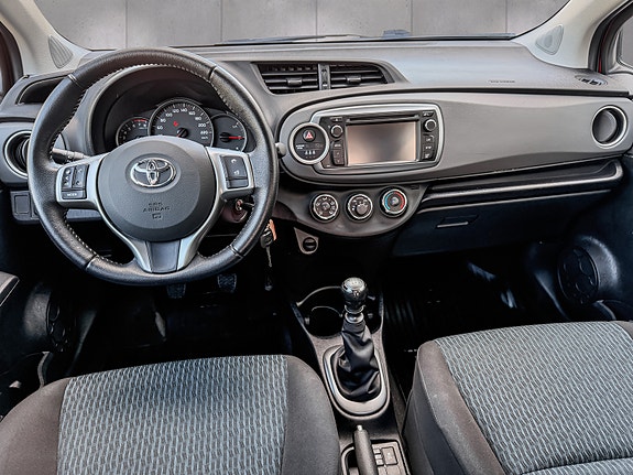 Toyota Yaris 6 of 11