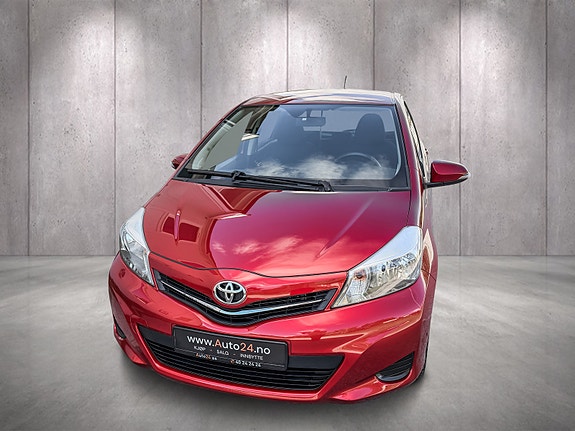 Toyota Yaris 5 of 11