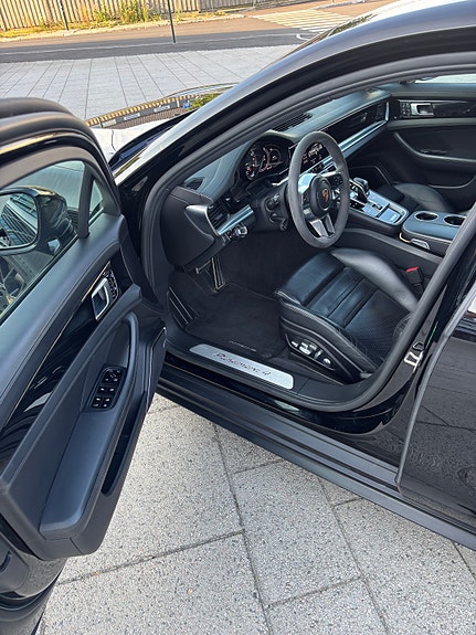 Porsche Panamera 10 of 18