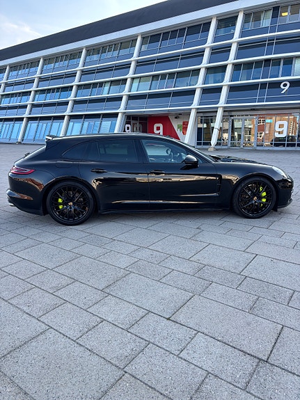 Porsche Panamera 7 of 18