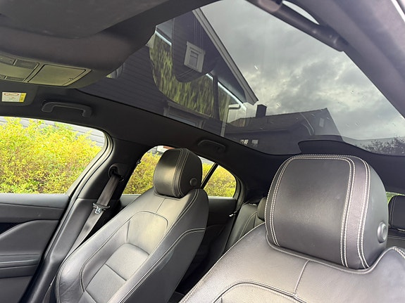 Jaguar I-PACE 12 of 20