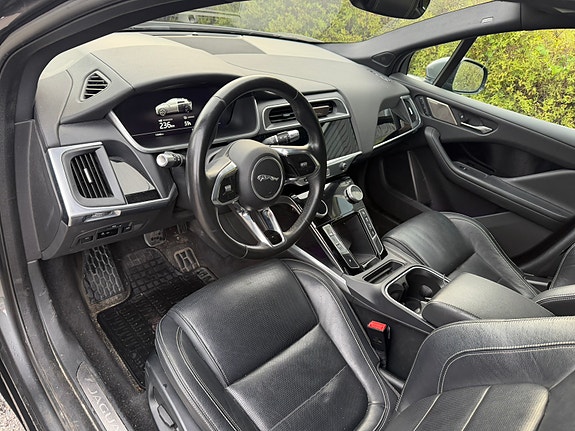 Jaguar I-PACE 11 of 20