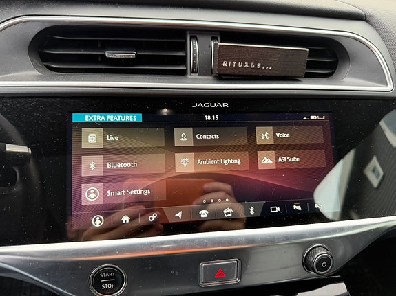 Jaguar I-PACE 17 of 20