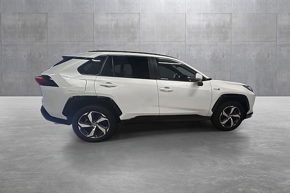 Toyota RAV4 6 of 20