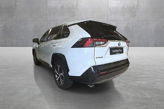 Toyota RAV4 3 of 20