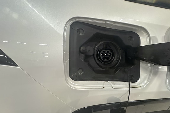 Toyota RAV4 9 of 20