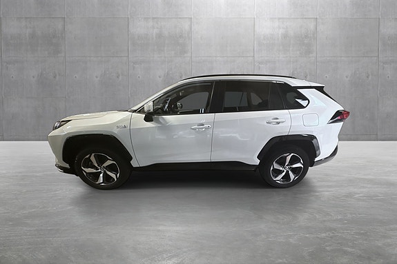 Toyota RAV4 2 of 20