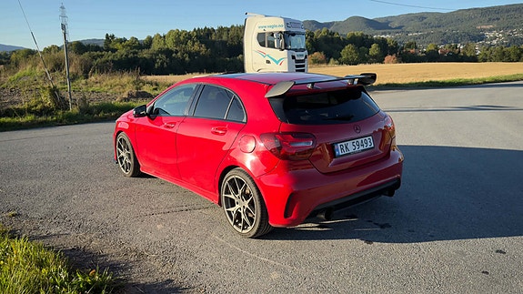 Mercedes-Benz A250 5 of 20