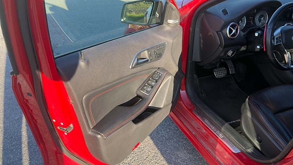 Mercedes-Benz A250 12 of 20