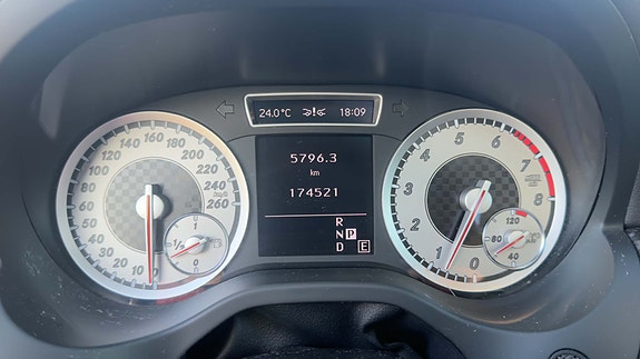 Mercedes-Benz A250 14 of 20