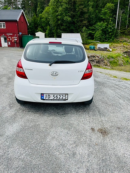 Hyundai i20 3 of 5