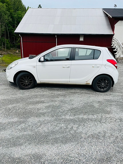 Hyundai i20 4 of 5