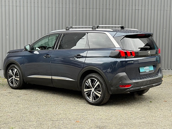 Peugeot 5008 2 of 30