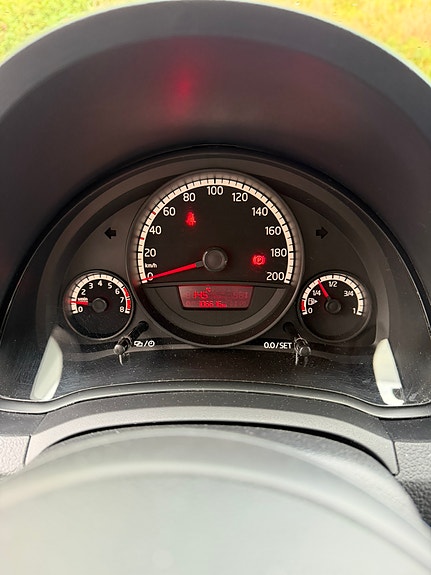 Volkswagen UP! 9 of 11