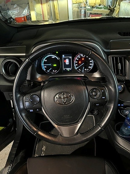 Toyota RAV4 10 of 13