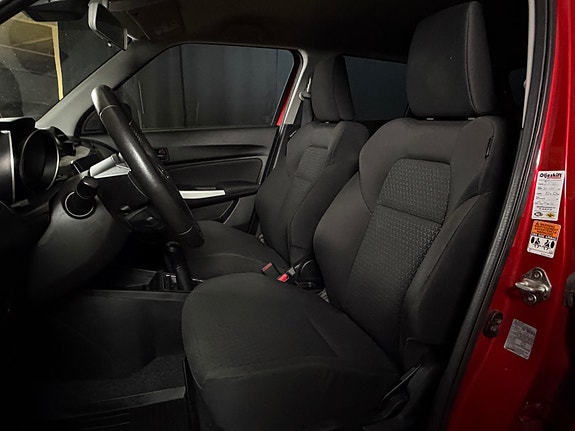 Suzuki Swift 15 of 30