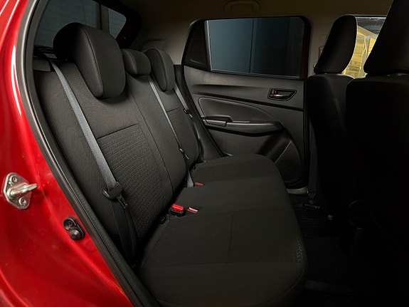 Suzuki Swift 18 of 30