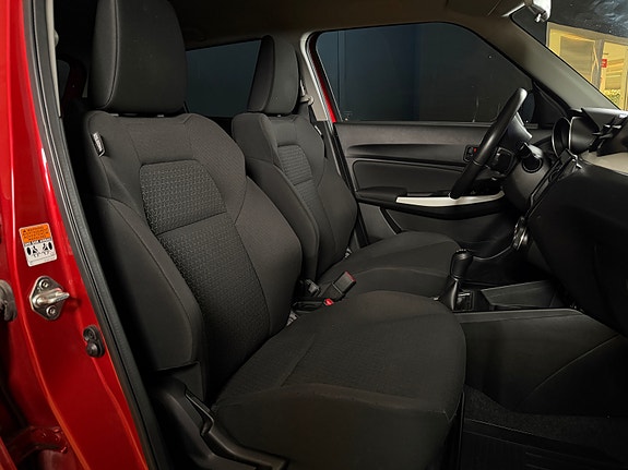 Suzuki Swift 16 of 30
