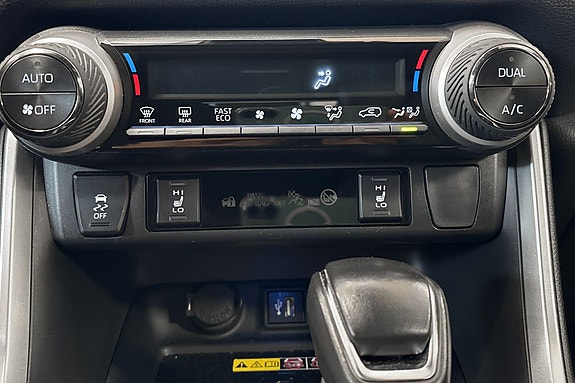 Toyota RAV4 23 of 28