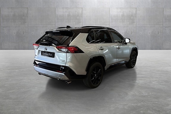 Toyota RAV4 5 of 28