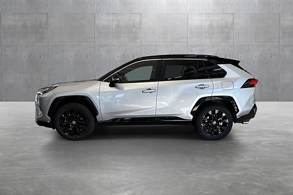 Toyota RAV4 2 of 28