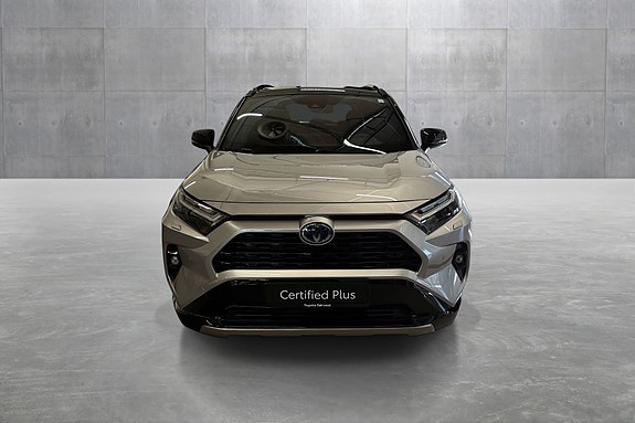 Toyota RAV4 8 of 28
