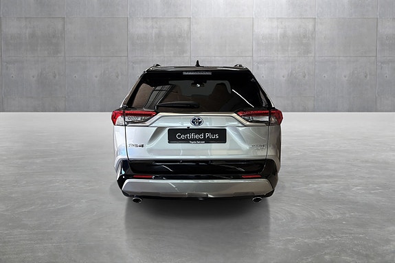 Toyota RAV4 4 of 28