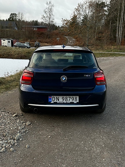 BMW 116i 5 of 12