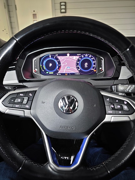 Volkswagen Passat 16 of 18