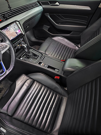 Volkswagen Passat 14 of 18