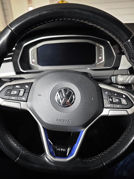 Volkswagen Passat 11 of 18