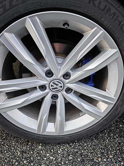 Volkswagen Passat 9 of 18